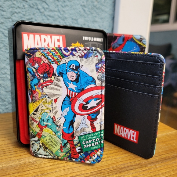 MARVEL Captain America Comic Tri-fold Wallet - Picture 4 of 6